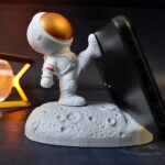 3D Astronaut Mobile Phone Stand – Creative Space Design Desk Holder - Image 2