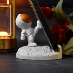 3D Astronaut Mobile Phone Stand – Creative Space Design Desk Holder - Image 4